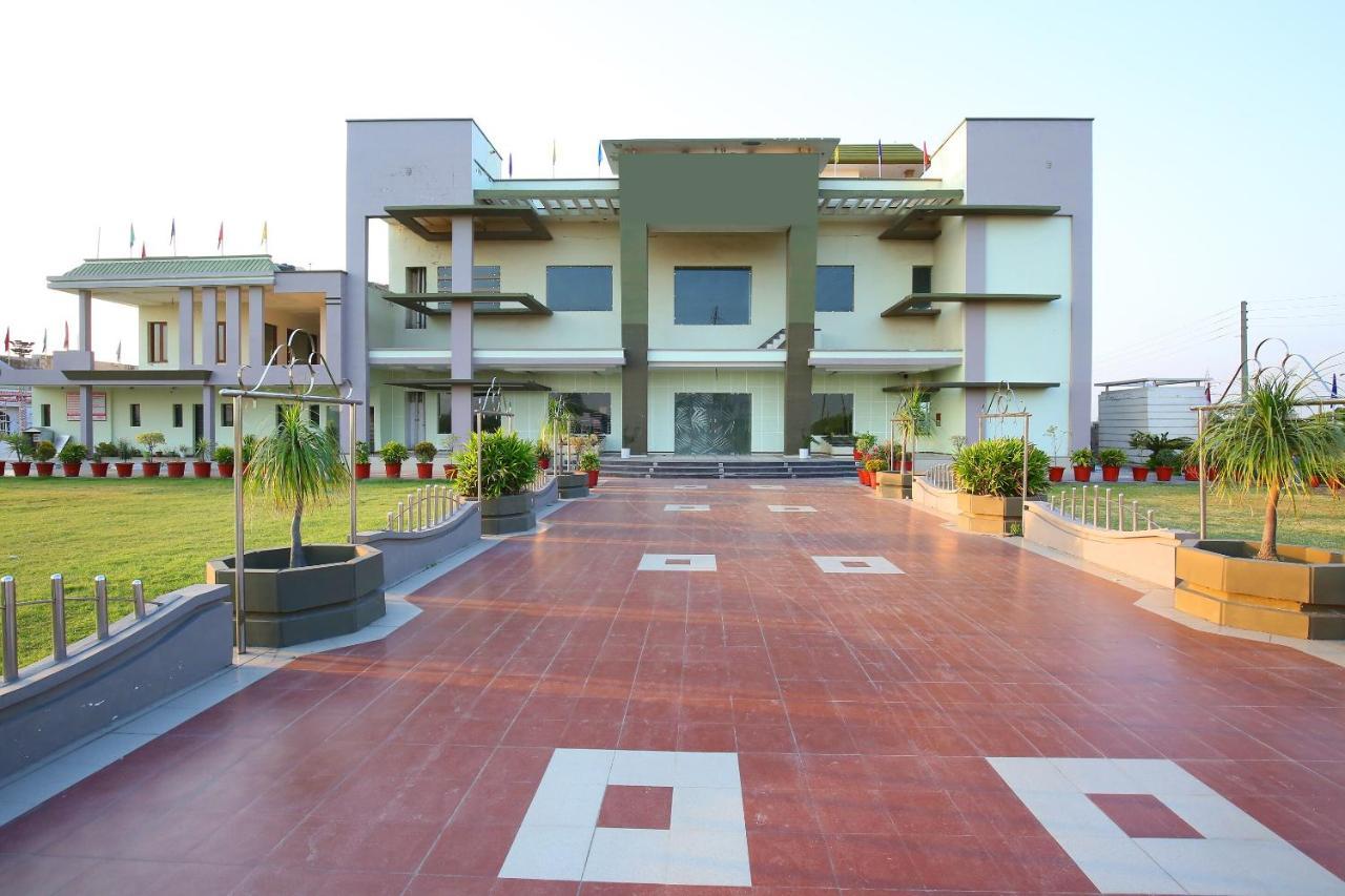 Oyo Flagship Armaan Resort Shahpur  Exterior foto